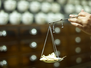 从中医角度看白头发的位置和健康