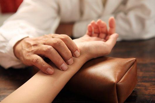 揭秘中医把脉如何辨男女？